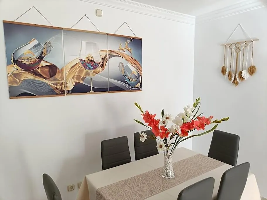 Spacious And Centrally Located Apartment In San Pedro De Alcantara Marbella
